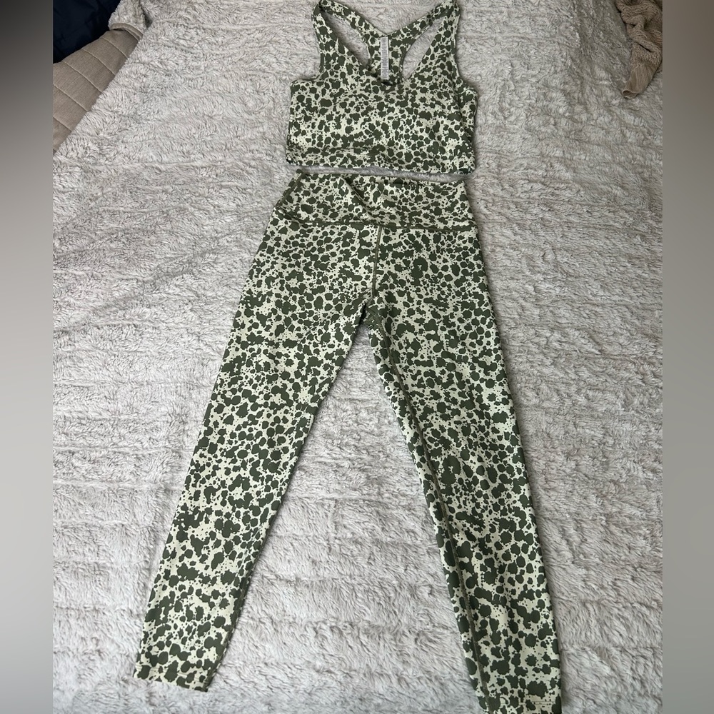 Sage brand athletic set - Picture 2 of 5